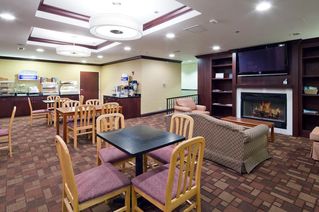 Holiday Inn Express Cincinnati-Lawrenceburg Exteriör bild