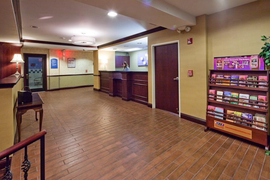 Holiday Inn Express Cincinnati-Lawrenceburg Exteriör bild